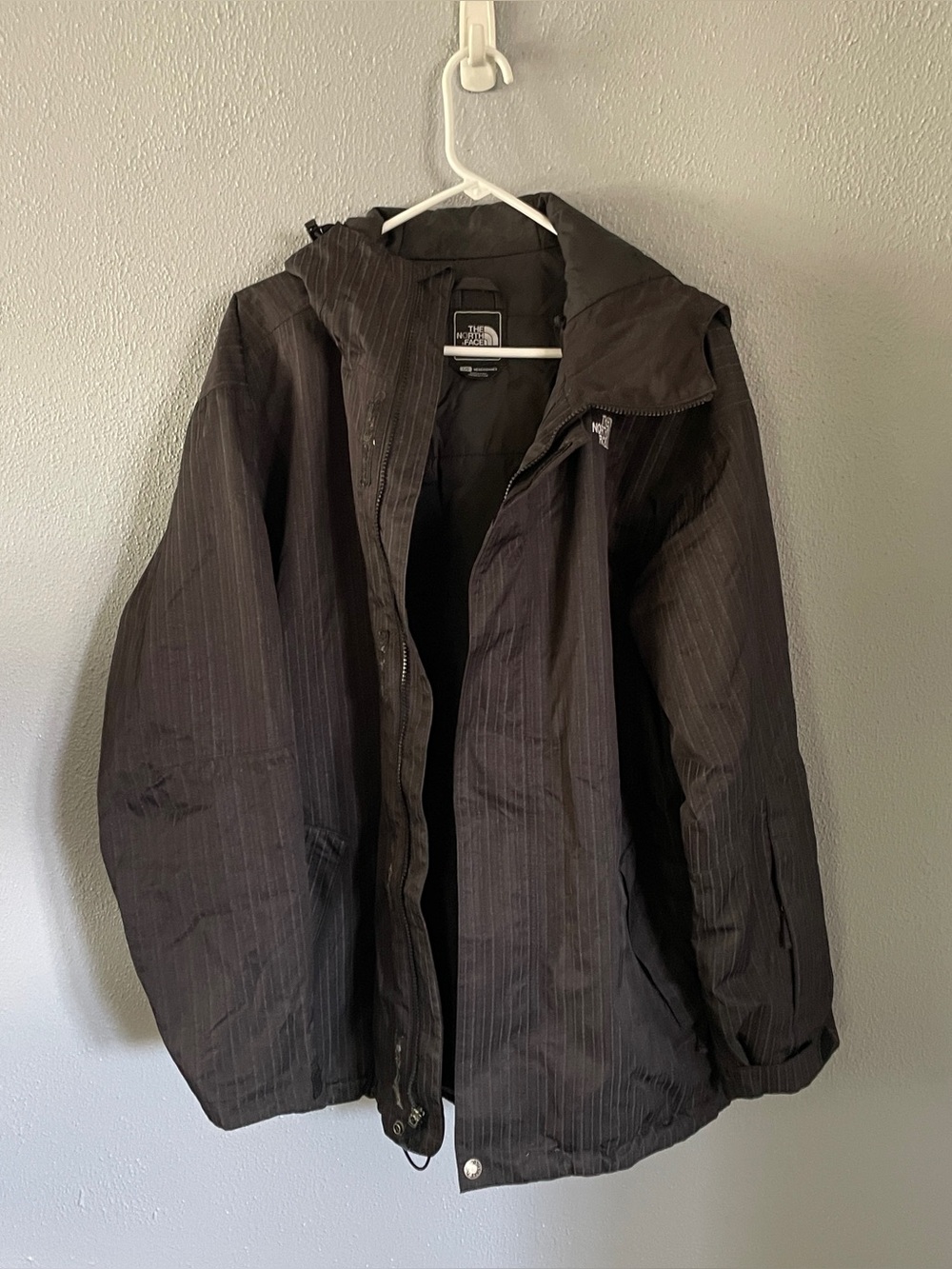 The North Face Black and Grey Pinstripe Insulated Hooded Jacket Men’s Size L